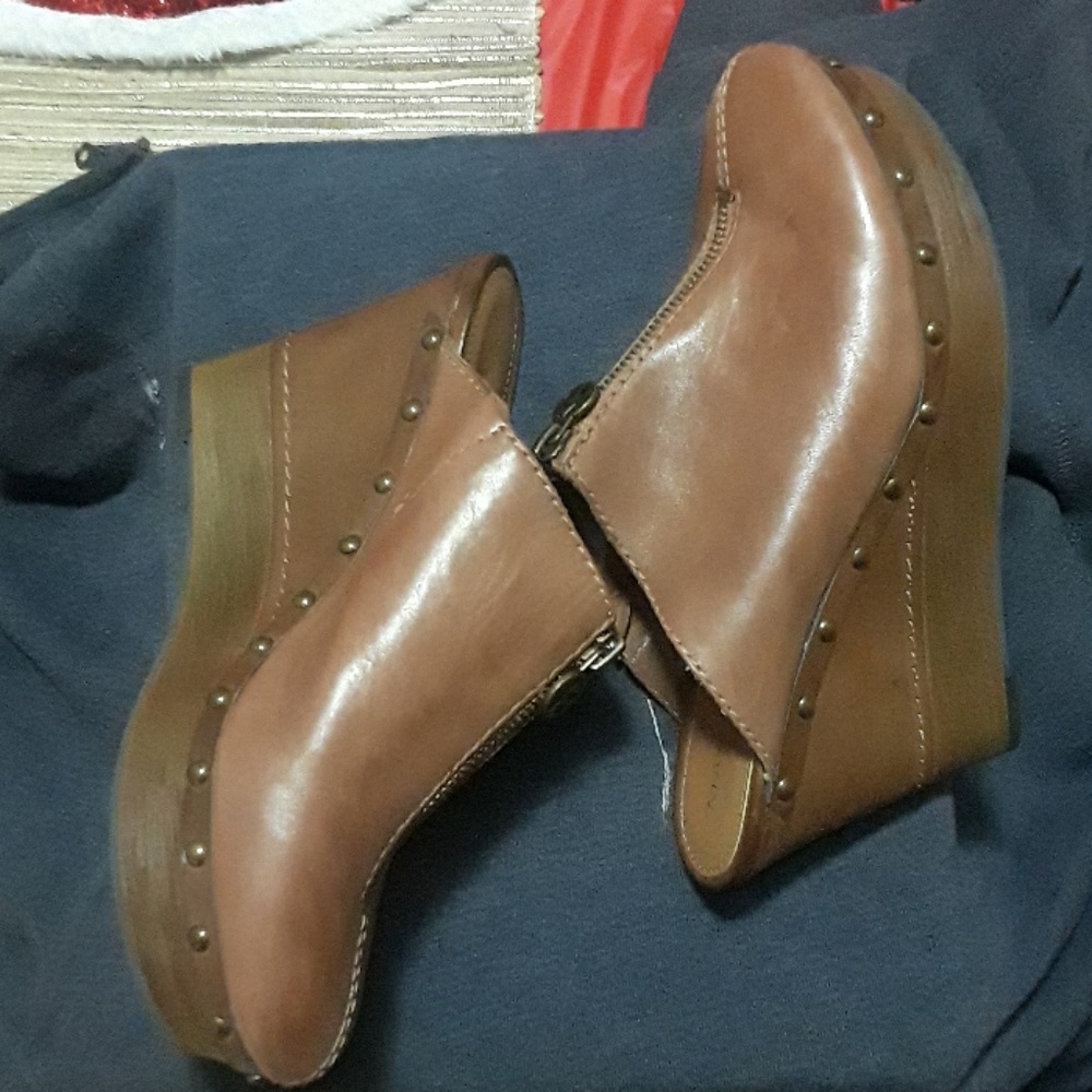 Marc Fisher wms Clogs